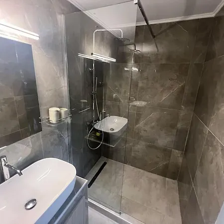 Iris Center By Thesbnb Apartamento *